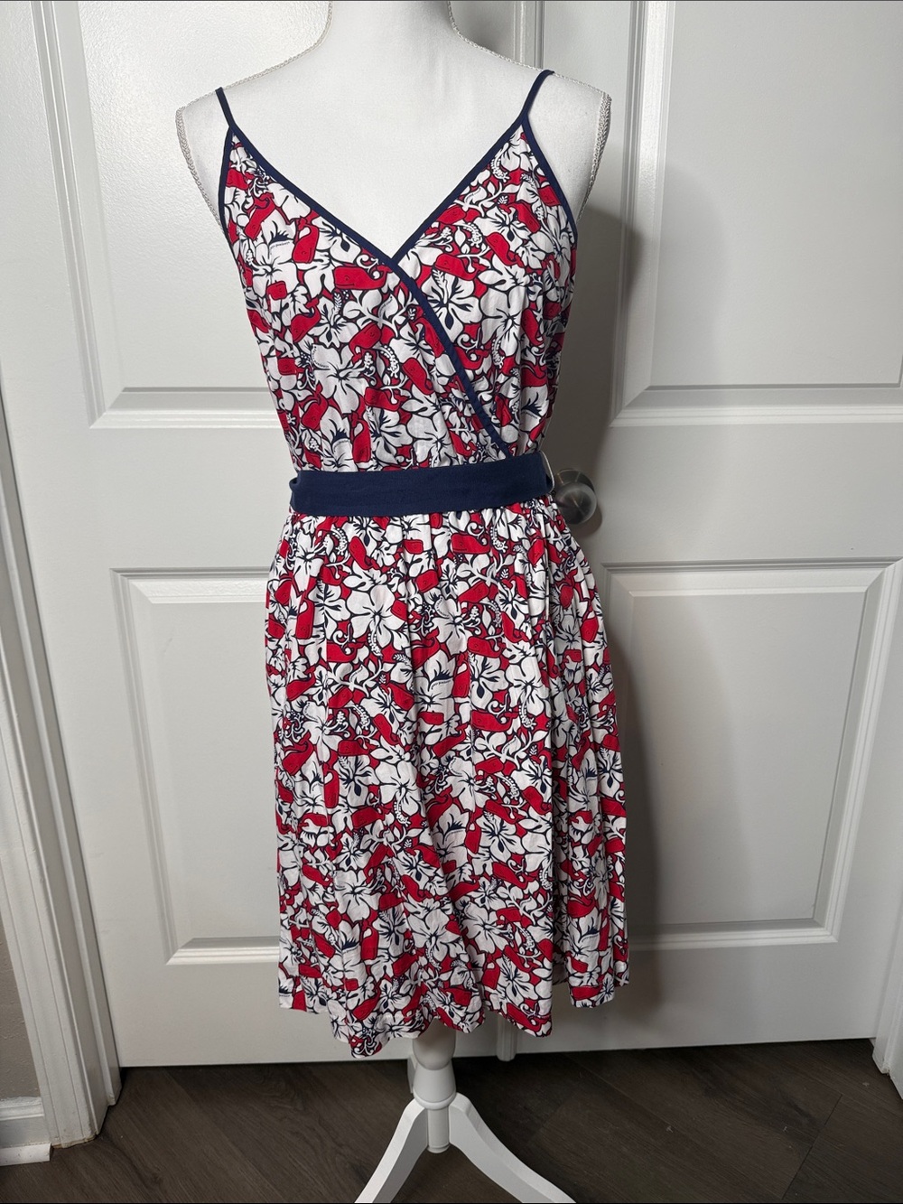 Vineyard Vines Navy Trim Red & White Floral Wrap Midi Dress Size XS